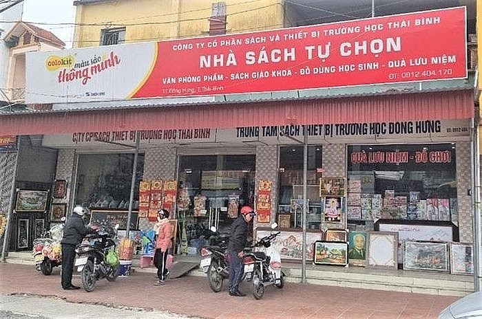 Thái Bình: Khởi tố, bắt giữ chủ nhà sách về tội “buôn bán hàng giả”