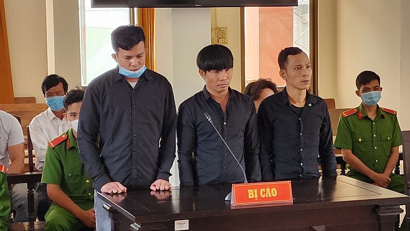 Kiên Giang: Vừa ra tù lại trộm 26 điện thoại iPhone, đôi bạn 