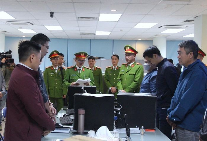 Bắt nhiều lãnh đạo Phòng Kiểm định xe cơ giới thuộc Cục Đăng kiểm Việt Nam