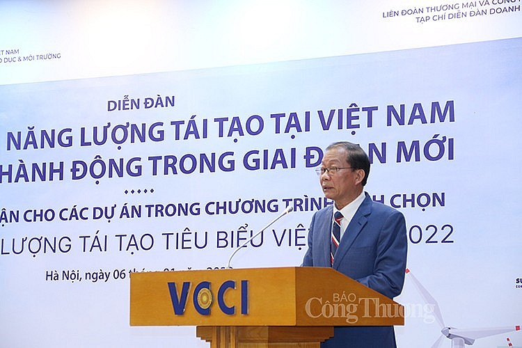 ông Hoàng Quang Phòng - Phó Chủ tịch Liên đoàn Thương mại và Công nghiệp Việt Nam phát biểu khai mạc Diễn đàn