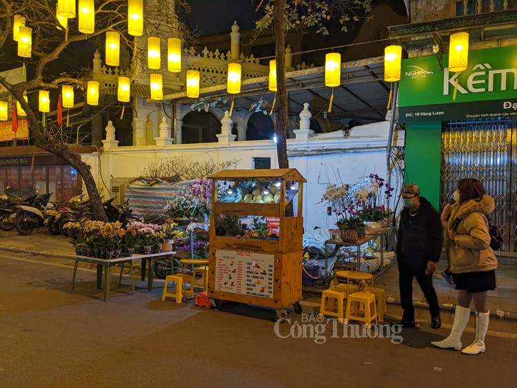 Hà Nội khai mạc chợ hoa Tết truyền thống phố Hàng Lược đón xuân Quý Mão