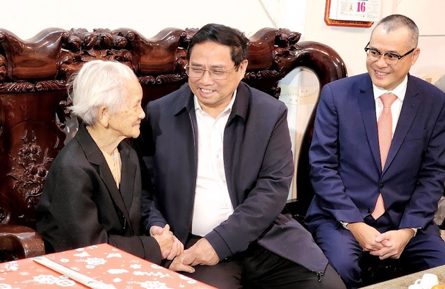 Thủ tướng Phạm Minh Chính thăm các gia đình chính sách tại Phú Yên - Ảnh 2.