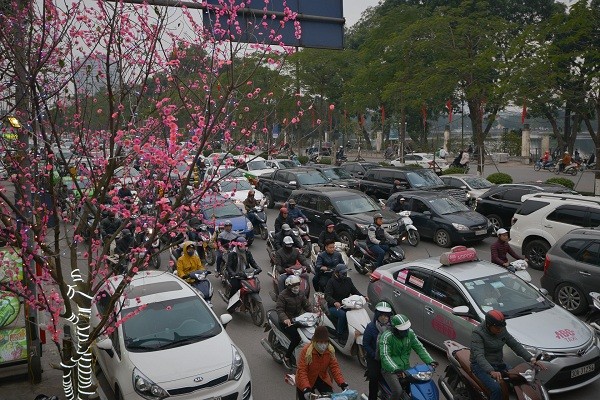 Thủ tướng chỉ đạo bảo đảm trật tự, an toàn giao thông dịp Tết và Lễ hội xuân 2023