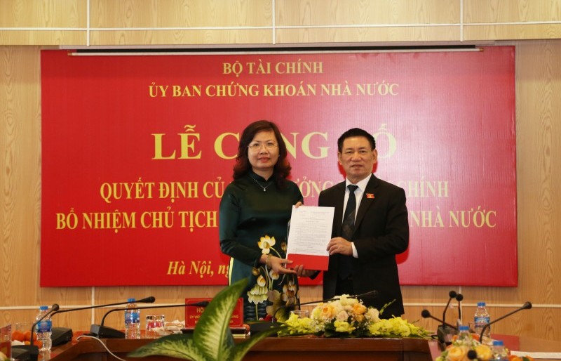 Bổ nhiệm bà Vũ Thị Chân Phương giữ chức Chủ tịch Ủy ban Chứng khoán Nhà nước
