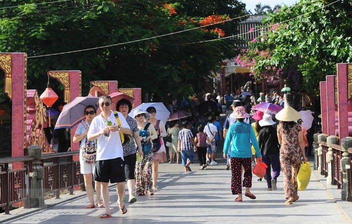 Chung tay phục vụ khách du lịch Trung Quốc trở lại thị trường Việt Nam