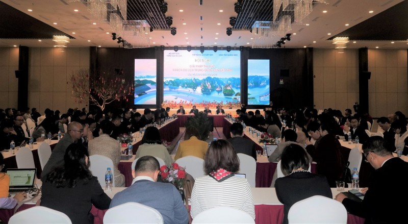 Hội nghị bàn giải pháp thu hút khách du lịch Trung Quốc đến Việt Nam tổ chức tại TP Móng Cái, tỉnh Quảng Ninh