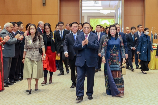 Nêu cao tinh thần đoàn kết quốc tế với tinh thần "tất cả cùng thắng"