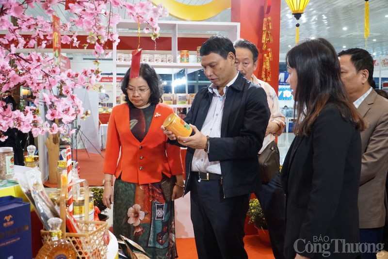 Hội chợ Xuân Đà Nẵng đón gần 35.000 khách tham quan, mua sắm 7,5 tỷ đồng hàng hóa