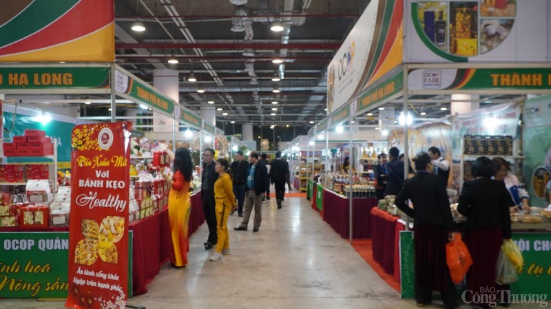 Hội chợ OCOP Quảng Ninh – Xuân 2023 có quy mô 200 gian hàng, trưng bày, giới thiệu trên 1.300 sản phẩm, trong đó có 500 sản phẩm OCOP, sản phẩm thủy, hải sản của tỉnh Quảng Ninh và trên 800 sản phẩm đặc trưng, tiêu biểu vùng miền của 38 tỉnh/thành phố tro