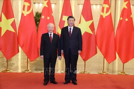 Tổng Bí thư Nguyễn Phú Trọng và Tổng Bí thư Trung Quốc Tập Cận Bình trao đổi Thư chúc mừng năm mới