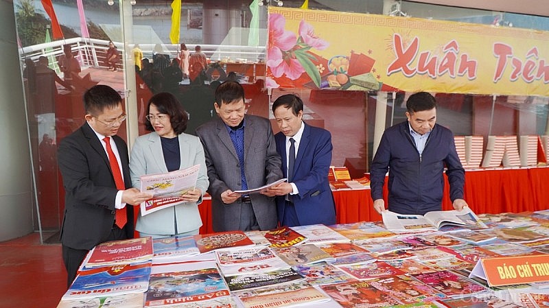 Đặc sắc Triển lãm sách, báo, ảnh và không gian Tết Việt Xuân Quý Mão 2023 tại Quảng Ninh