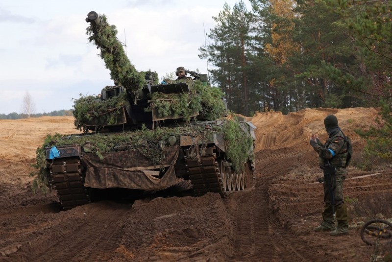Nhà sản xuất vũ khí Đức thông báo không thể giao xe tăng Leopard cho Ukraine cho đến năm 2024