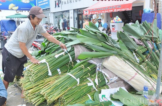 Chợ lá dong phiên duy nhất trong năm ở TP. Hồ Chí Minh có gì đặc biệt?