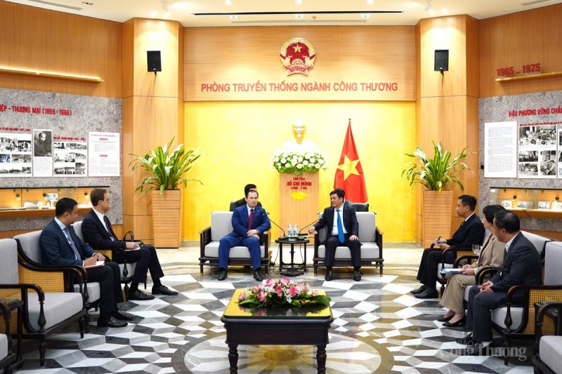 Bộ trưởng Nguyễn Hồng Diên làm việc với Tổng giám đốc Công ty Zarubezhneft EP Vietnam