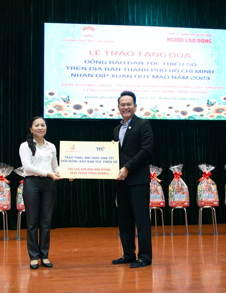 Tập đoàn TTC tặng 400 phần quà cho đồng bào dân tộc thiểu số trên địa bàn TP. Hồ Chí Minh