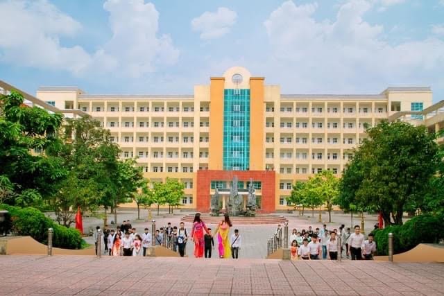 Ngày này năm xưa 20/1: Thành lập Trường Đại học Công nghiệp Việt Trì