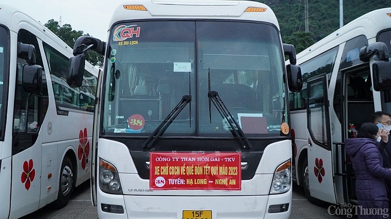 Quảng Ninh: Những chuyến xe đậm nghĩa tình đưa thợ mỏ về quê đón Tết