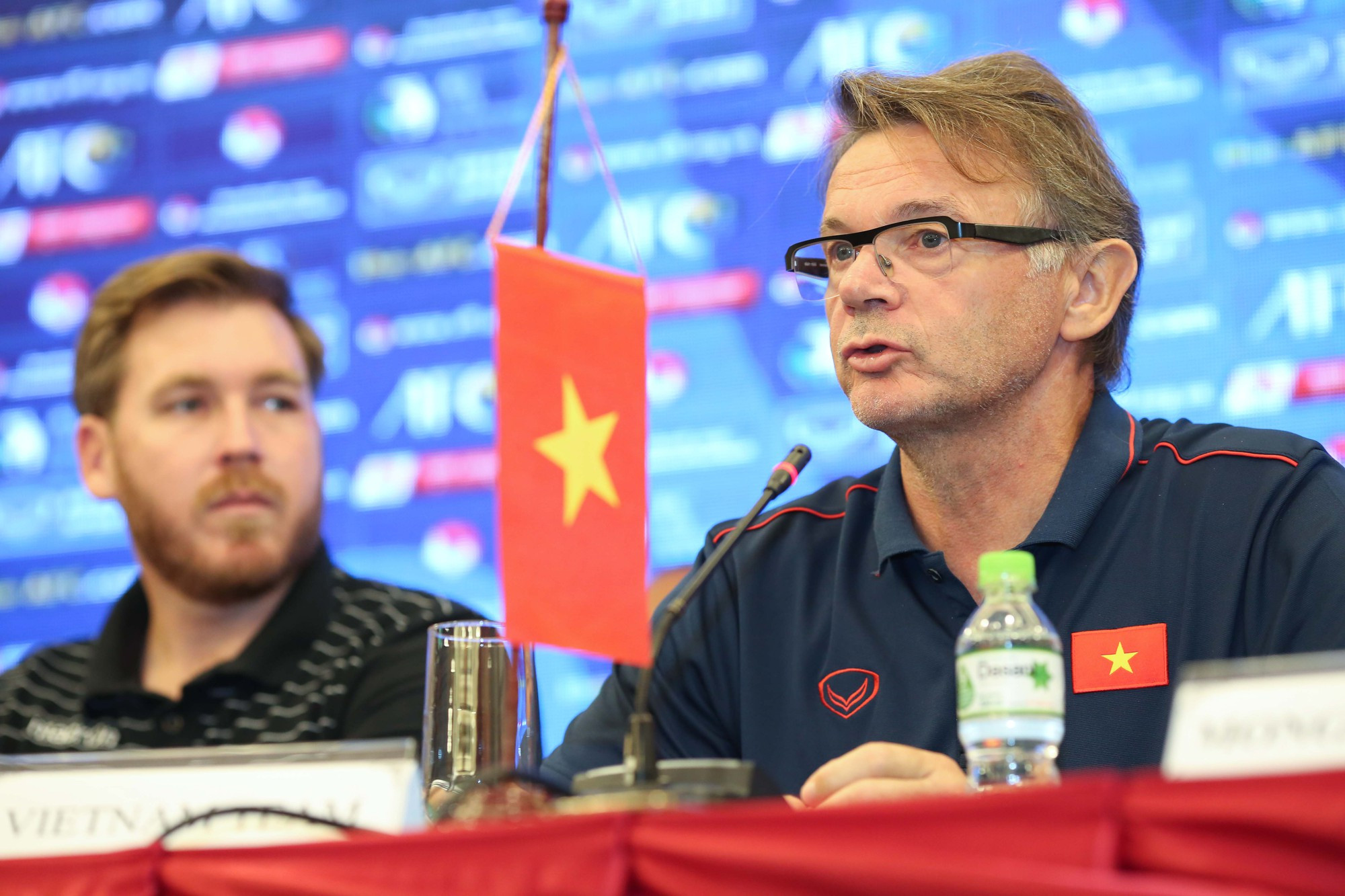 HLV Philippe Troussier sắp thay ông Park dẫn dắt tuyển Việt Nam