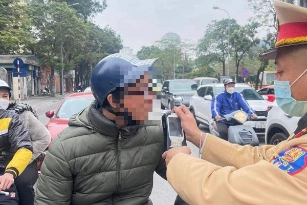Cảnh sát giao thông Hà Nội: Xử lý 200 trường hợp vi phạm nồng độ cồn trong 4 ngày Tết