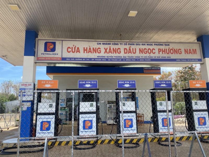 Phát hiện cơ sở kinh doanh xăng dầu ngừng bán trái phép ở Bình Phước