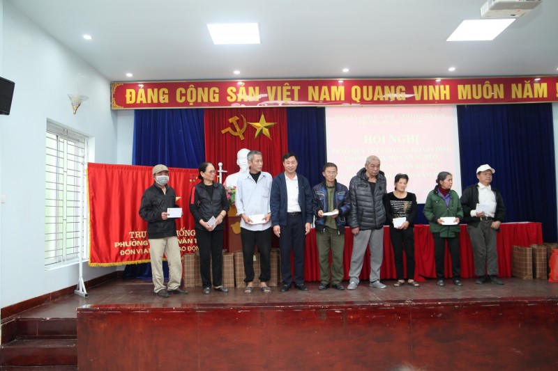 Công đoàn PC Hải Phòng đồng hành với đoàn viên, người lao động đón Xuân Quý Mão 2023