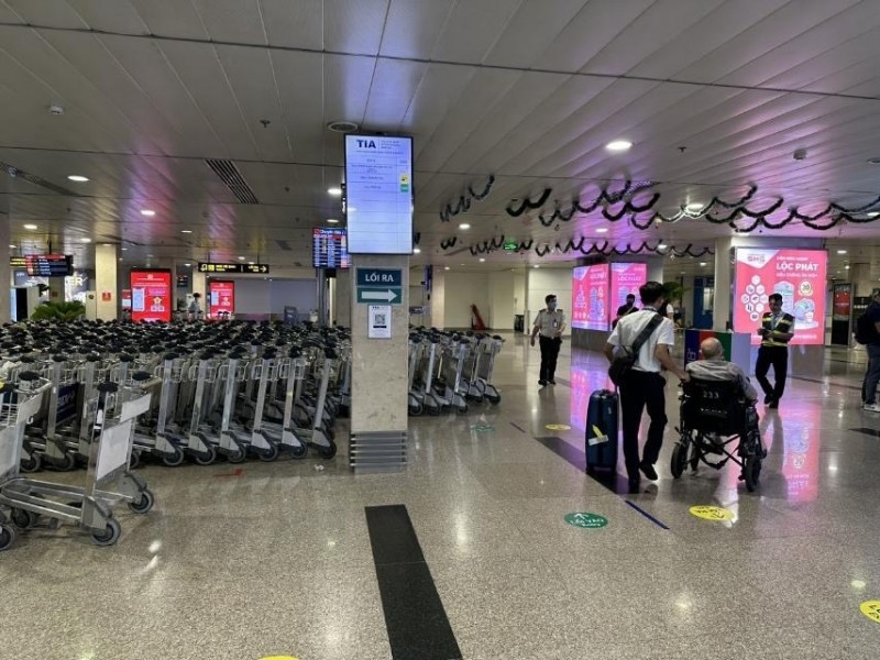 Hành khách qua Sân bay Tân Sơn Nhất và Nội Bài: Ghi nhận kỷ lục trong ngày mùng 6 Tết