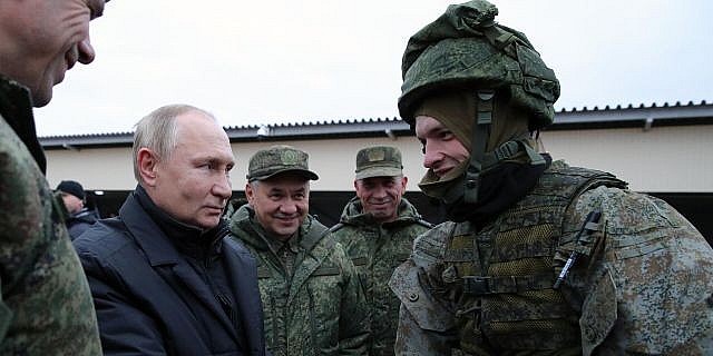 Tổng thống Nga Vladimir Putin thăm thao trường của Quân khu phía Tây ở Vùng Ryazan ngày 20/10/2022. Ảnh: RIAN.