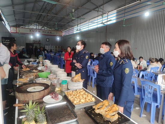 Quản lý thị trường Hà Nội: Kiểm tra, kiểm soát an toàn thực phẩm nghiêm ngặt tại lễ hội chùa Hương