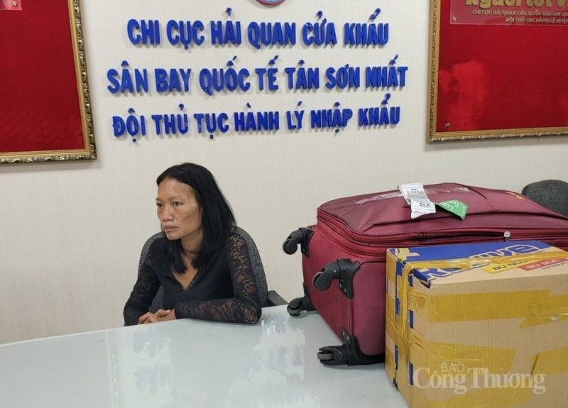 Bắt giữ vụ vận chuyển gần 2,9 kg ma túy nhập cảnh ở sân bay Tân Sơn Nhất