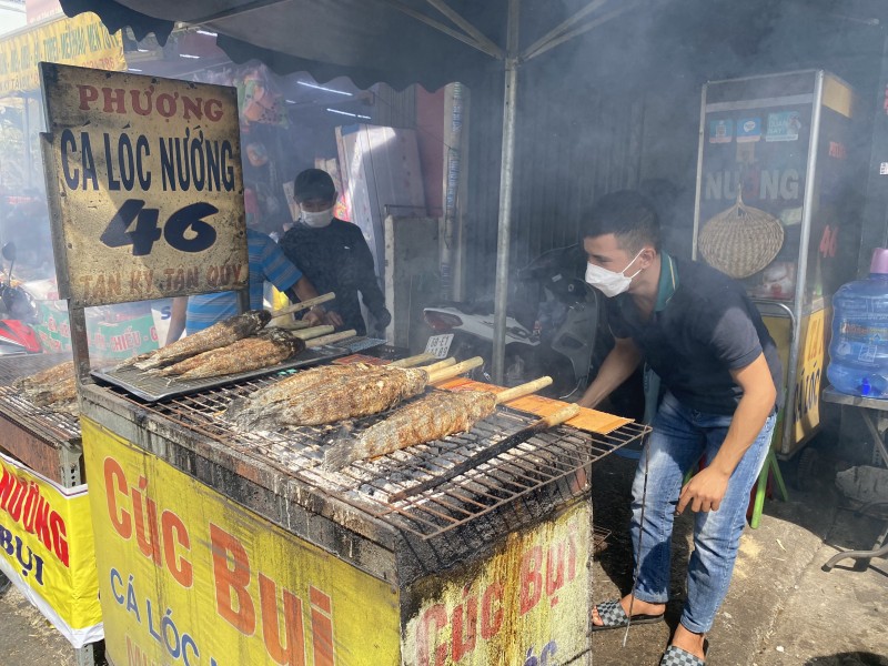 TP. Hồ Chí Minh: Cửa hàng vàng, phố cá lóc nhộn nhịp ngày vía Thần Tài