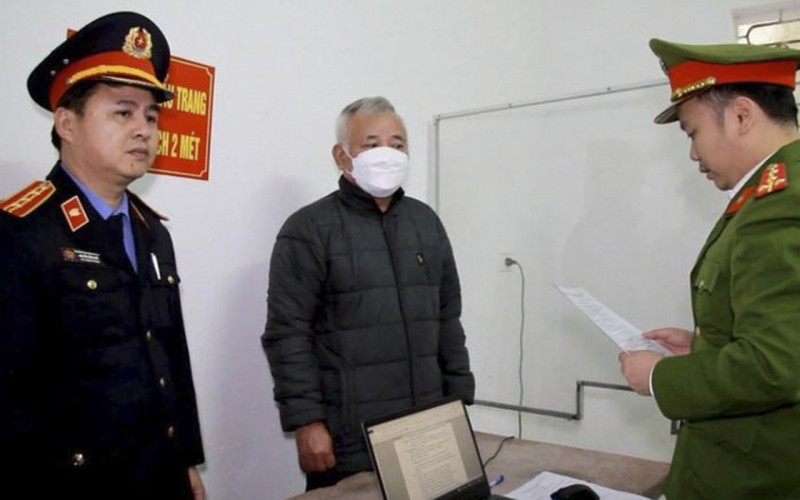 Vụ án "làm luật" hơn 5.000 xe chở quặng ở Nghệ An: Khởi tố thêm 4 cán bộ hải quan