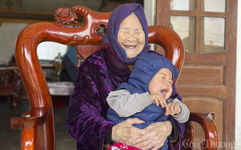 Cụ bà 110 tuổi ở Nghệ An tiết lộ bí quyết sống lâu