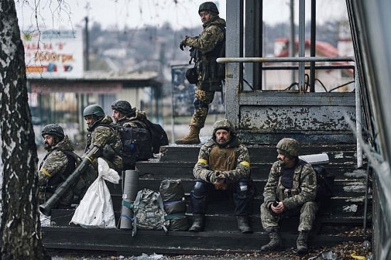 EU cam kết tăng gấp đôi chương trình viện trợ quân sự cho Ukraine