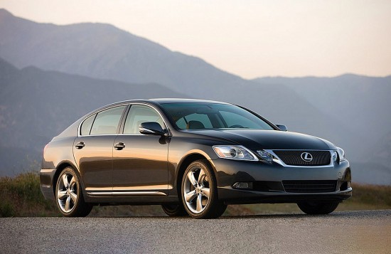 Lexus triệu hồi 64 xe hạng sang vì nguy cơ rò rỉ nhiên liệu
