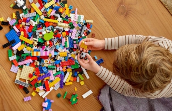 Giá hơn 1 triệu đồng/bộ, đồ chơi lego trẻ em vẫn hút khách