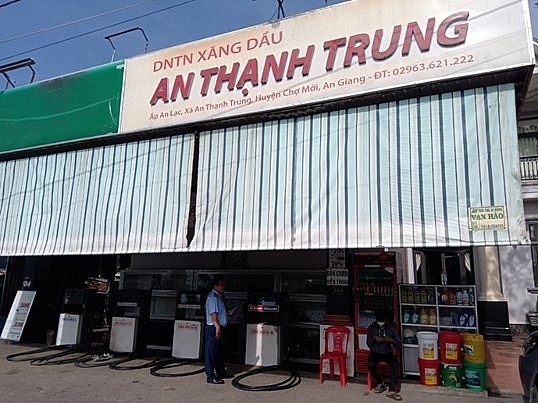 Bán hàng sai giá, cửa hàng kinh doanh xăng dầu tại An Giang bị xử phạt