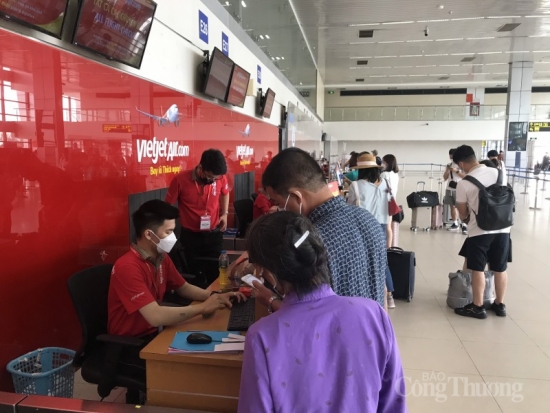 Cục Hàng không thông báo về việc hành khách phải mua vé máy bay giá cao hơn quy định