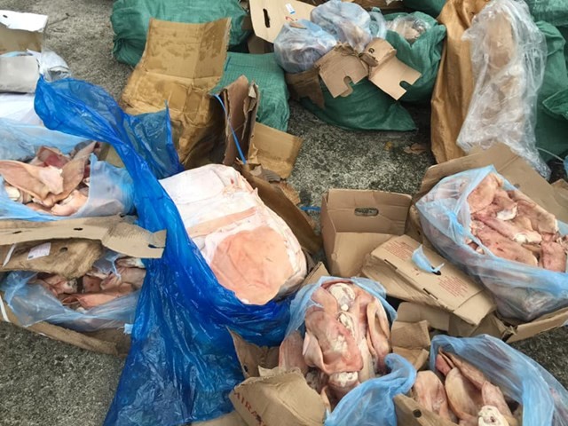 Quảng Trị: Phát hiện gần 6 tấn thịt bị thối rửa đang được vận chuyển đi tiêu thụ