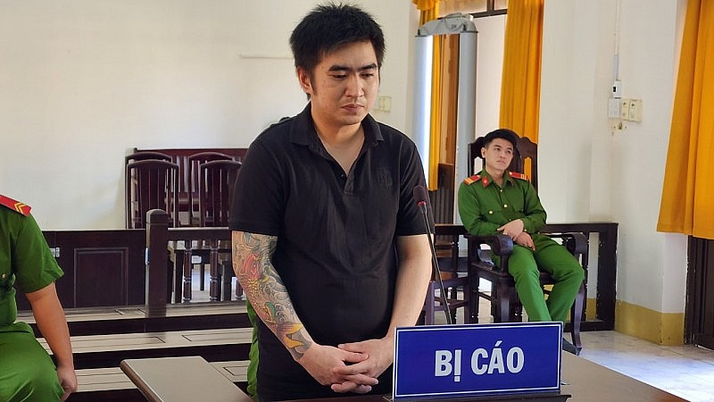 Dùng súng cướp taxi, một đối tượng ở Kiên Giang lãnh 16 năm tù