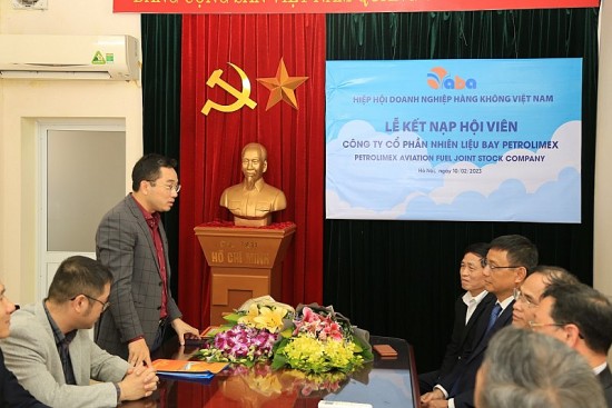 Công ty CP Nhiên liệu bay Petrolimex chính thức trở thành hội viên Hiệp hội Doanh nghiệp hàng không Việt Nam