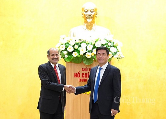 Bộ trưởng Nguyễn Hồng Diên làm việc với Đại sứ Ấn Độ tại Việt Nam