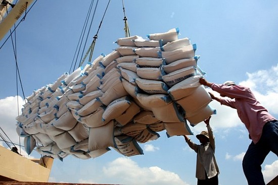 Algeria sẽ độc quyền nhập khẩu gạo và hạt đậu các loại