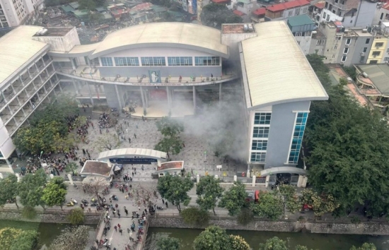 Hà Nội: Cháy trường tiểu học Yên Hòa giữa trưa, học sinh tháo chạy