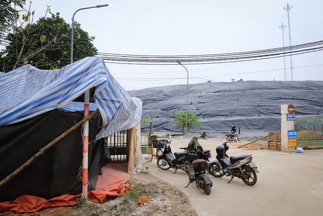 Người dân chặn xe chở rác vào khu xử lý Xuân Sơn: Cơ quan quản lý môi trường nói gì?