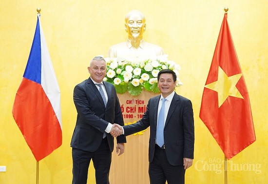 Bộ trưởng Nguyễn Hồng Diên làm việc với Bộ trưởng Bộ Công Thương Cộng hòa Séc