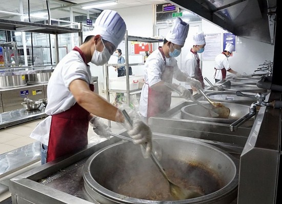 Tăng cường biện pháp bảo đảm an toàn thực phẩm tại các bếp ăn tập thể