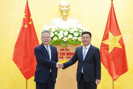Bộ trưởng Nguyễn Hồng Diên tiếp và làm việc với Bí thư tỉnh uỷ Hải Nam, Trung Quốc