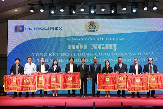 Công đoàn Xăng dầu Việt Nam hoàn thành xuất sắc nhiệm vụ 2022