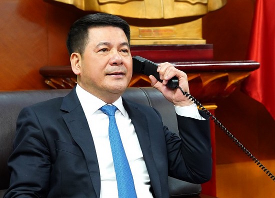 Bộ trưởng Nguyễn Hồng Diên điện đàm với Bộ trưởng Kinh doanh và Thương mại Anh