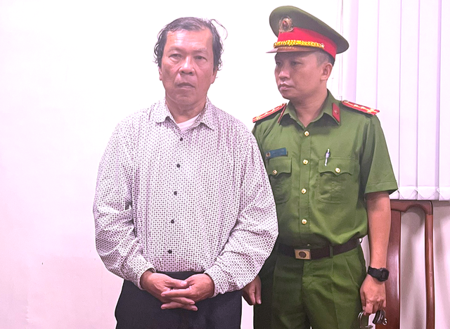Khởi tố luật sư Trần Văn Sỹ liên quan đơn tố cáo của bà Nguyễn Phương Hằng